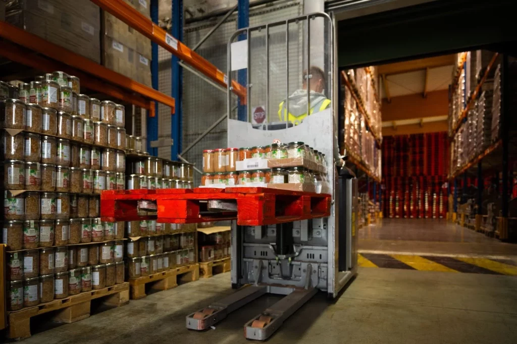 Logistică paleți LPR România, partenerul producătorilor din FMCG, mereu agreat de retaileri